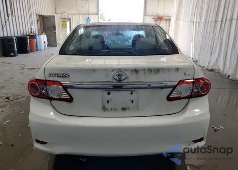 2011 Toyota Corolla Base z USA, uszkodzony, nr VIN 2T1BU4EE3BC663810